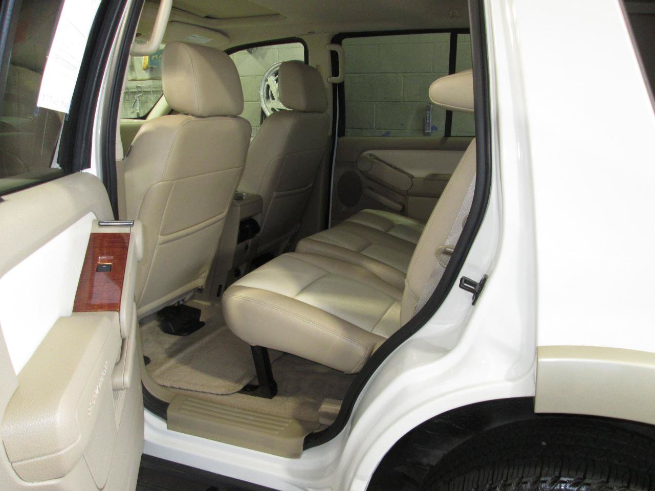 Used 2008 Ford Explorer Eddie Bauer AWD/4WD image 23