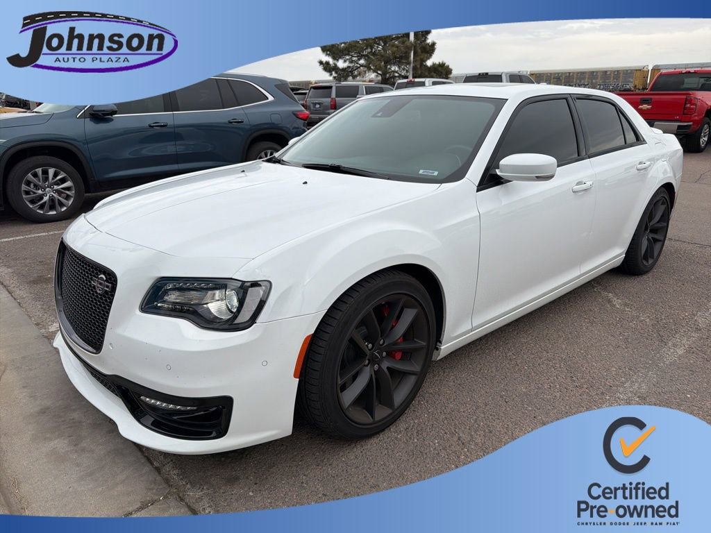 Used 2023 Chrysler 300 C image 1