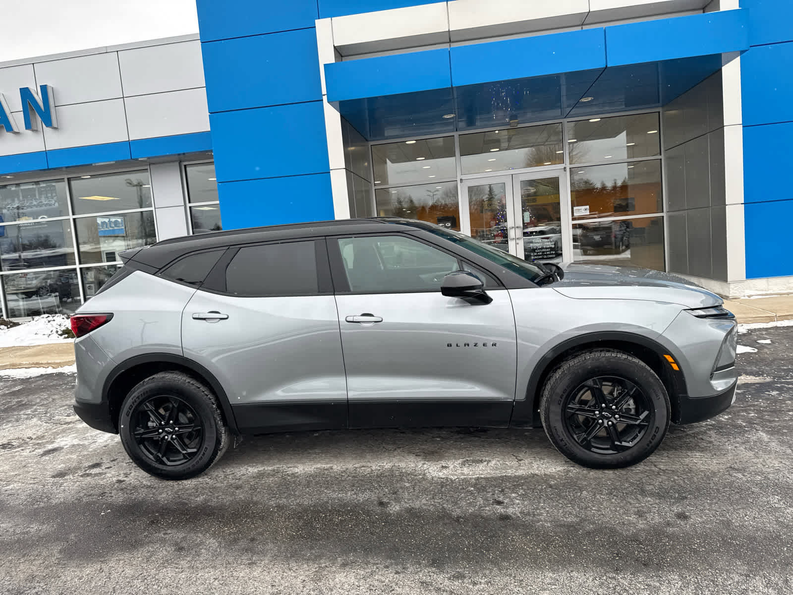 Used 2024 Chevrolet Blazer LT w/ Convenience Package image 3