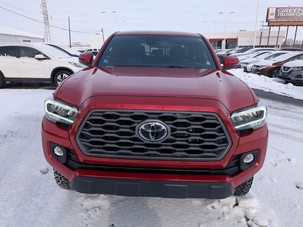 Used 2021 Toyota Tacoma TRD Off-Road image 2