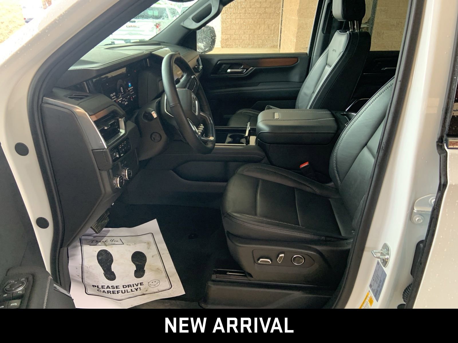 Certified 2025 GMC Yukon Denali image 6