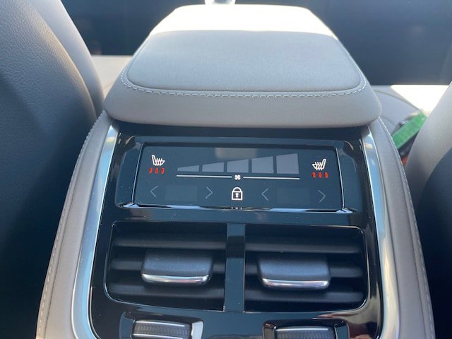 New 2026 Volvo XC90 B6 Plus w/ Protection Package Premier image 7