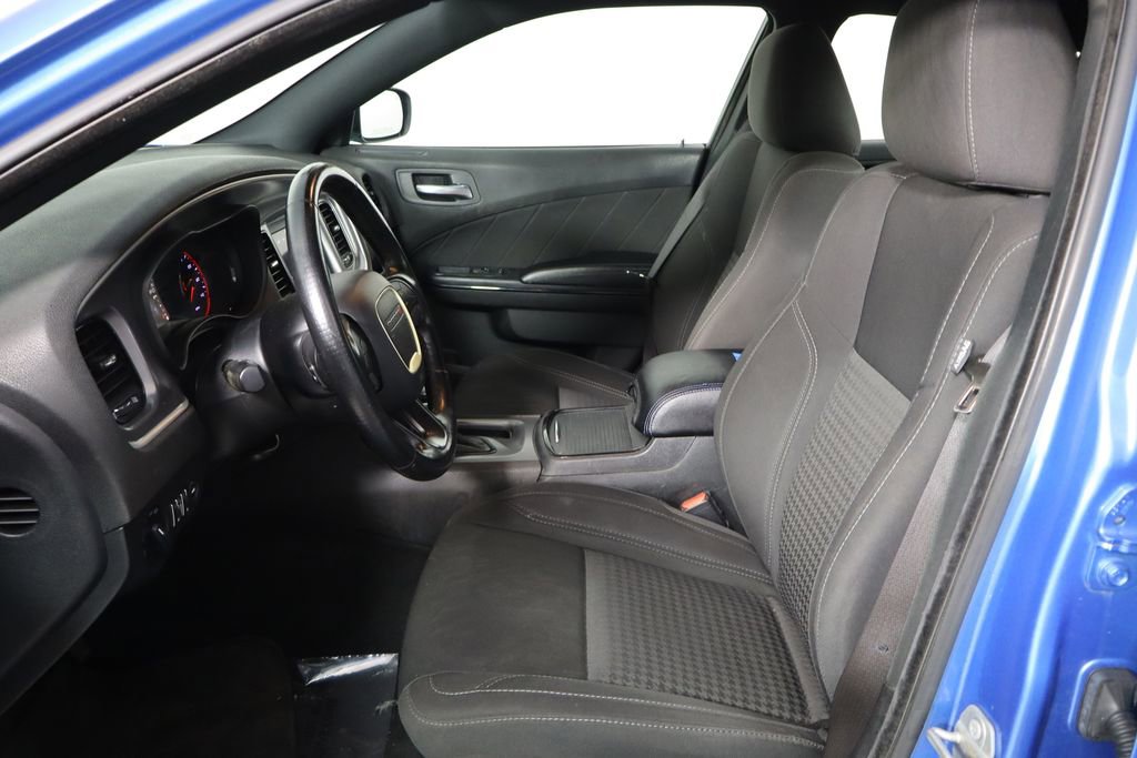 Used 2019 Dodge Charger SXT w/ Blacktop Package RWD image 14