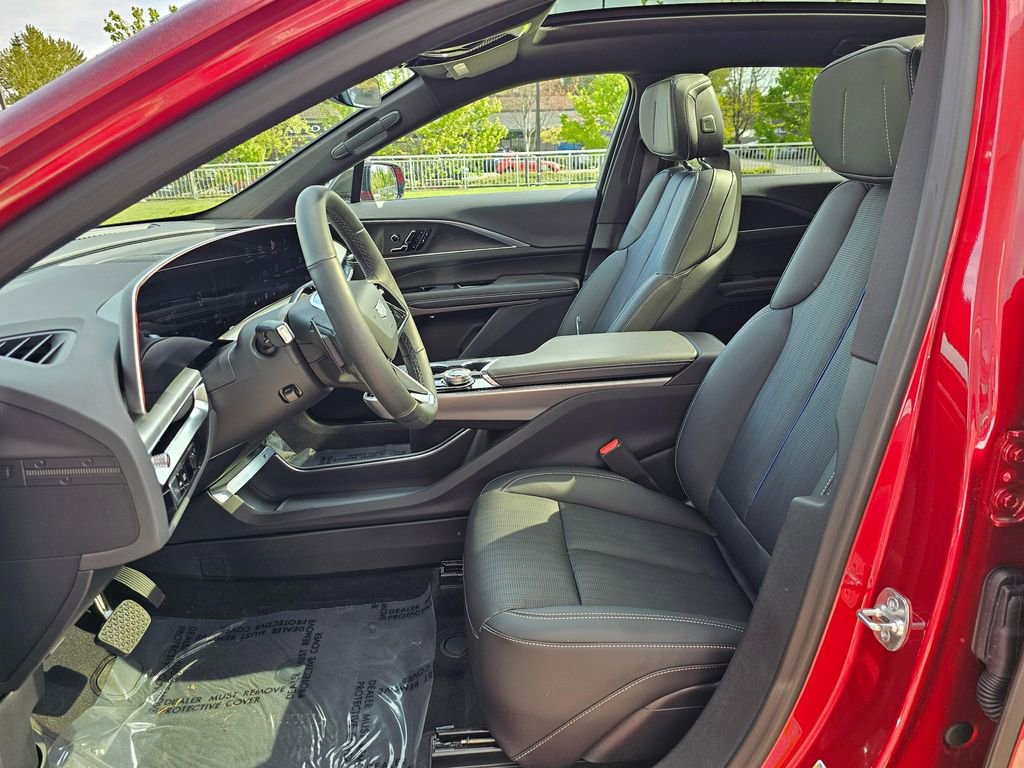 Used 2025 Cadillac Lyriq Sport AWD/4WD image 20