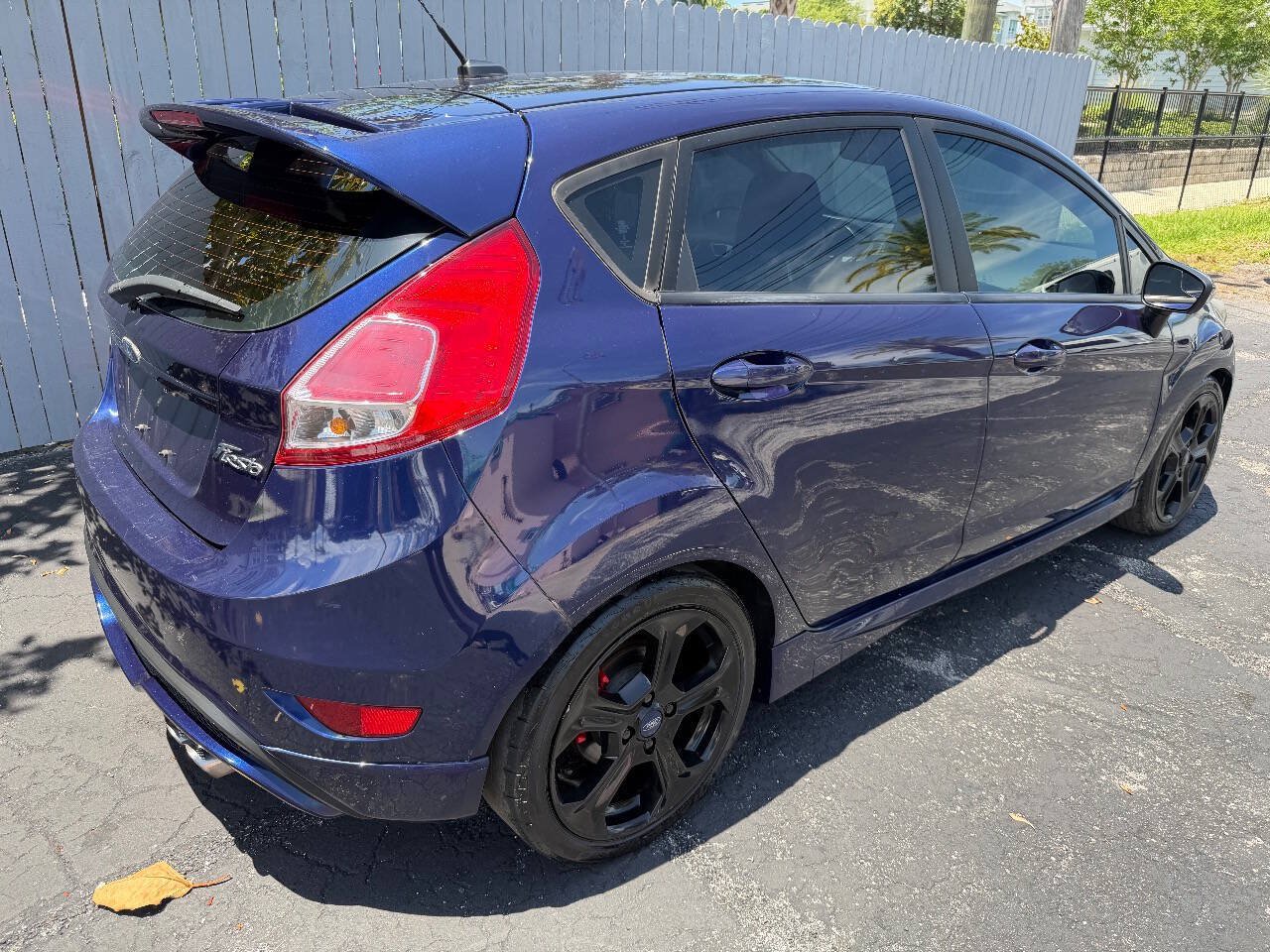 Used 2016 Ford Fiesta ST FWD image 3