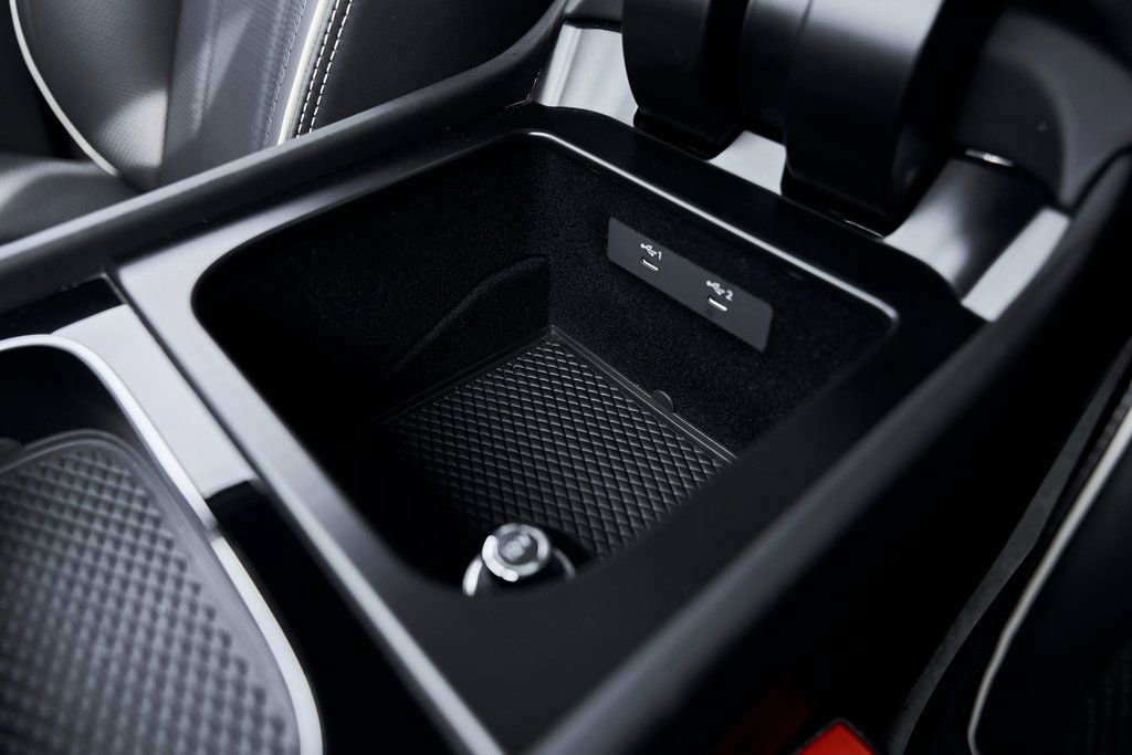 Used 2023 Bentley Bentayga Extended Wheelbase image 68