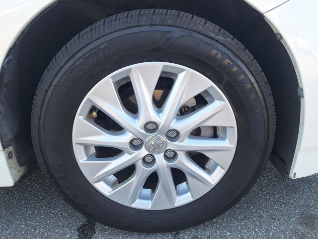 Used 2012 Toyota Prius Prime Plug-In Hybrid image 21