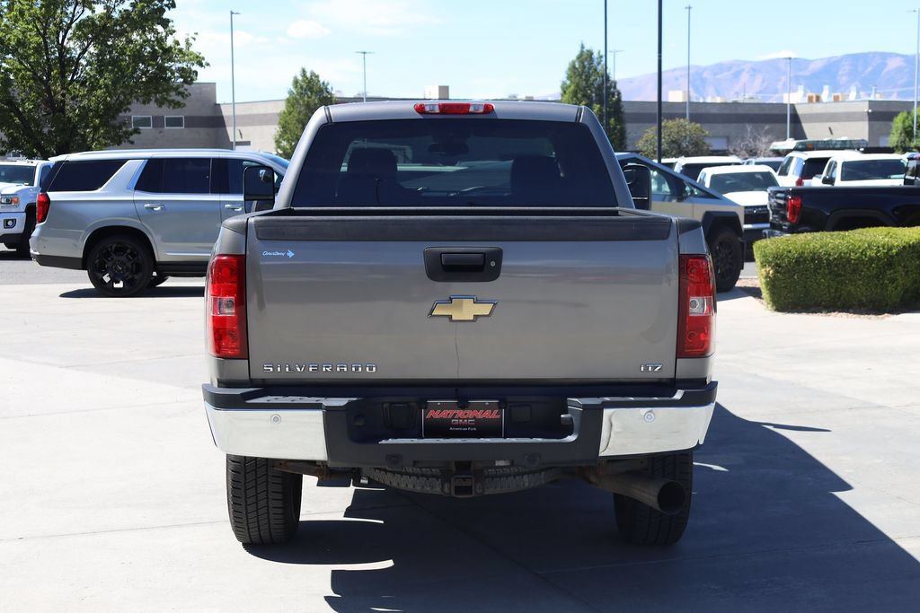 Used 2007 Chevrolet Silverado 2500 LTZ w/ Safety Package AWD/4WD image 5