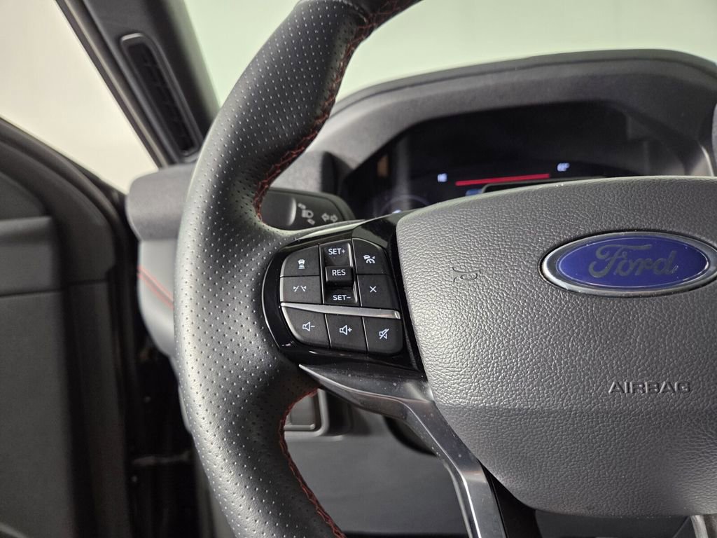 Used 2025 Ford Explorer ST-Line w/ ST-Line Street Pack AWD/4WD image 24