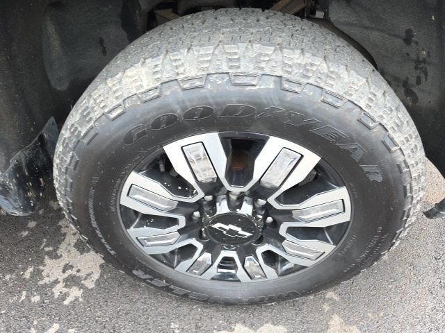 Used 2022 Chevrolet Silverado 3500 LTZ w/ LTZ Plus Package AWD/4WD image 16