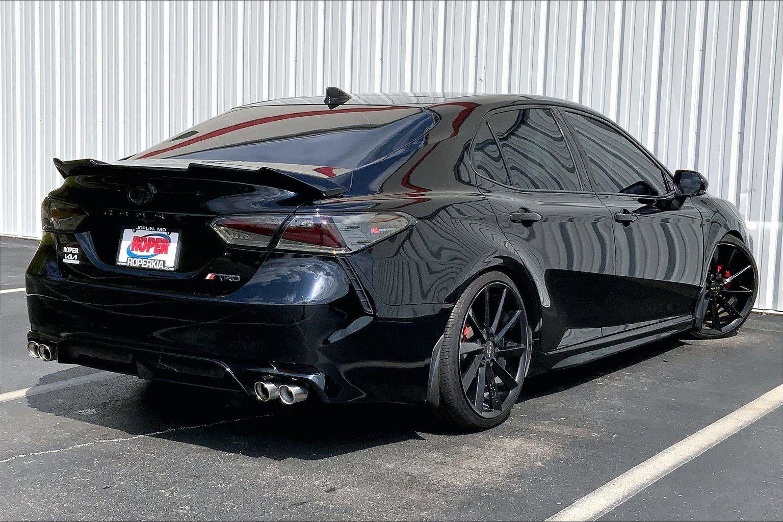 Used 2019 Toyota Camry XSE FWD image 11