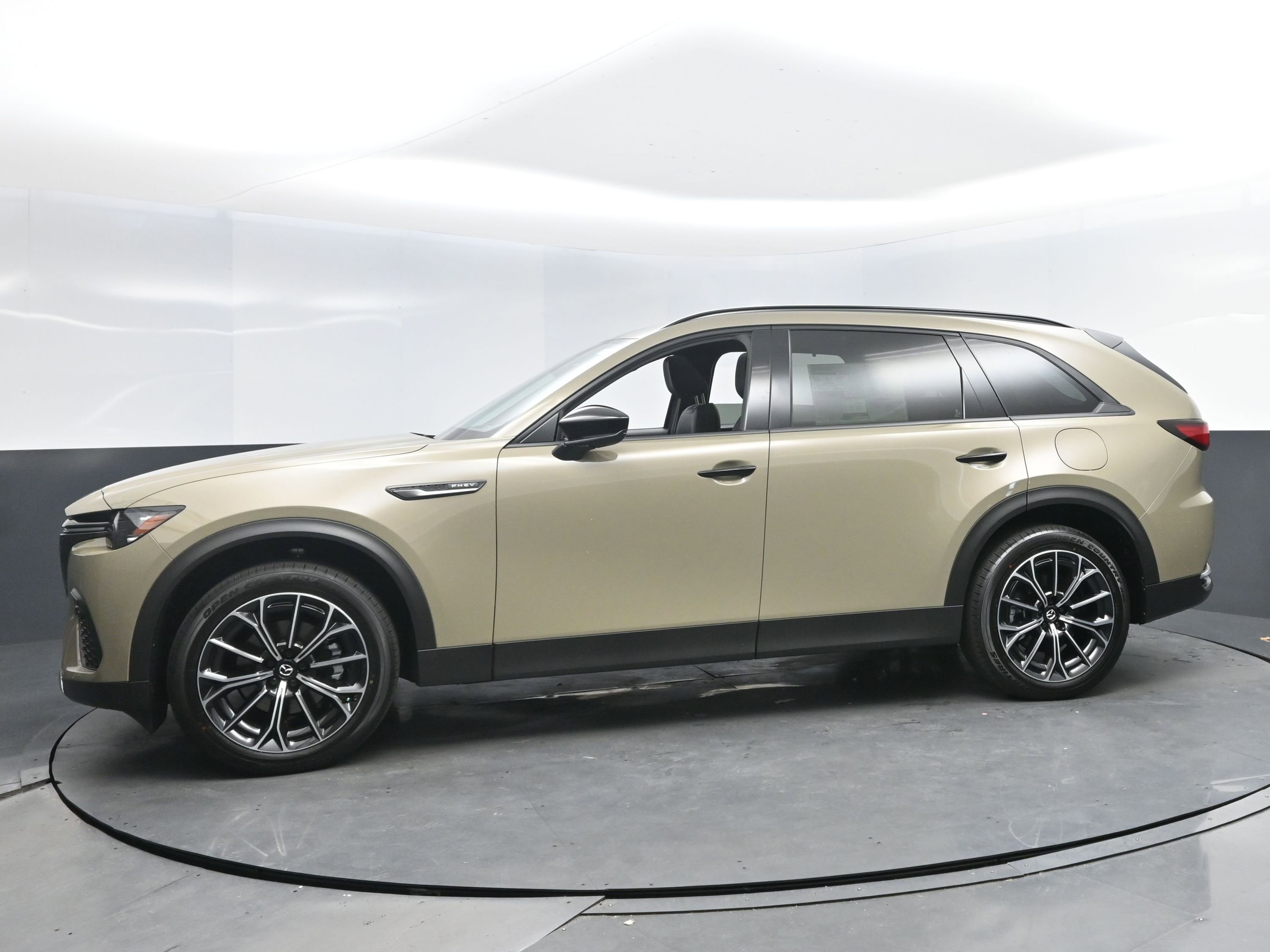 New 2025 MAZDA CX-70 Plug-In Hybrid w/ Premium Plus image 3