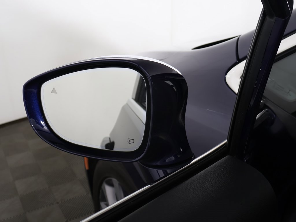 Used 2020 Chrysler Pacifica Limited image 34