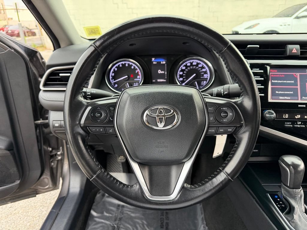 Used 2020 Toyota Camry SE FWD image 19