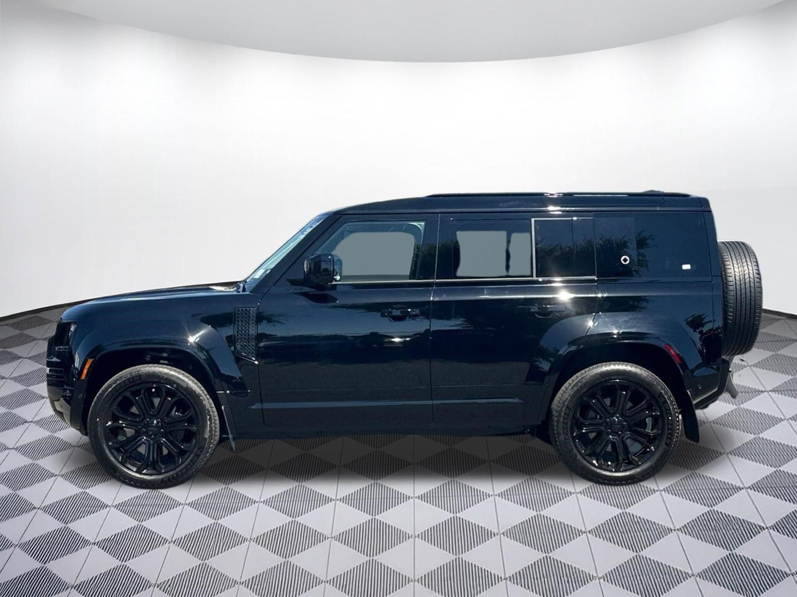 New 2026 Land Rover Defender 110 OCTA AWD/4WD image 2