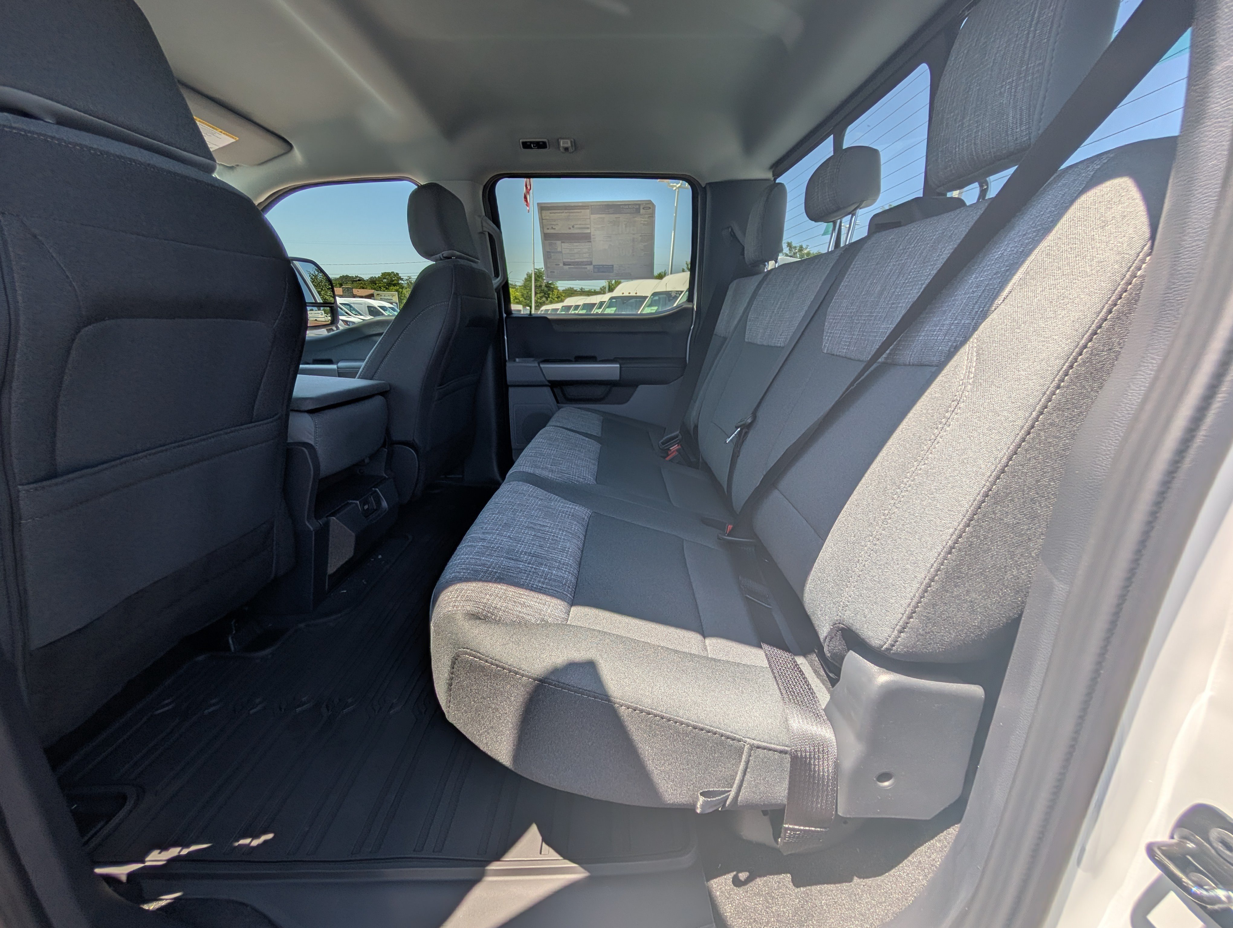 New 2026 Ford F250 XLT w/ FX4 Off-Road Package AWD/4WD image 9