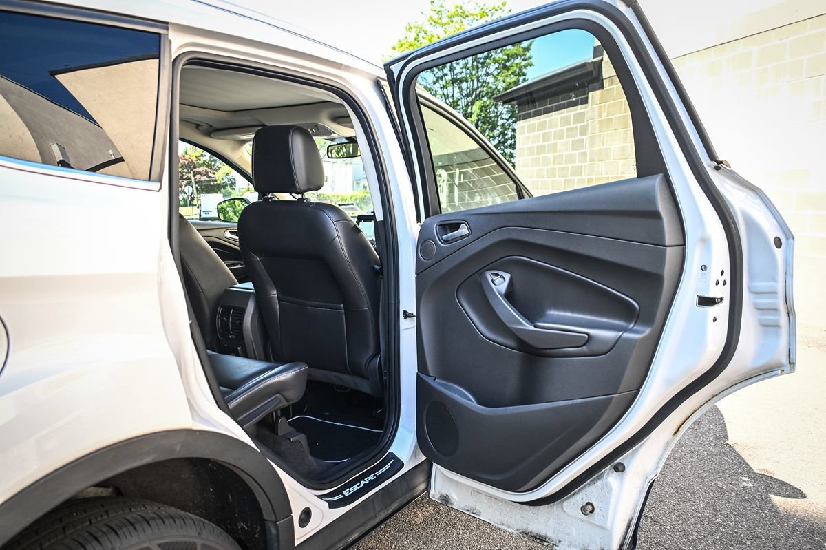 Used 2017 Ford Escape Titanium AWD/4WD image 14