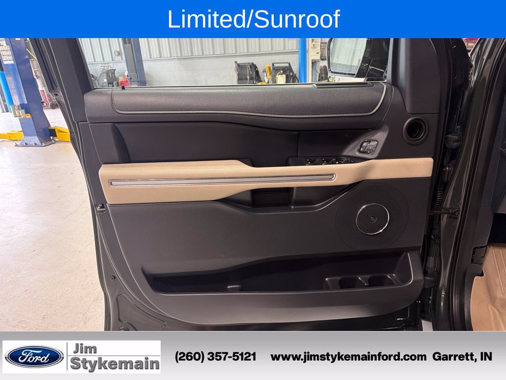 Used 2023 Ford Expedition Limited AWD/4WD image 14