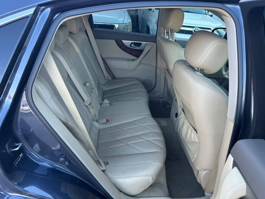 Used 2011 INFINITI FX35 AWD w/ Premium Pkg image 19
