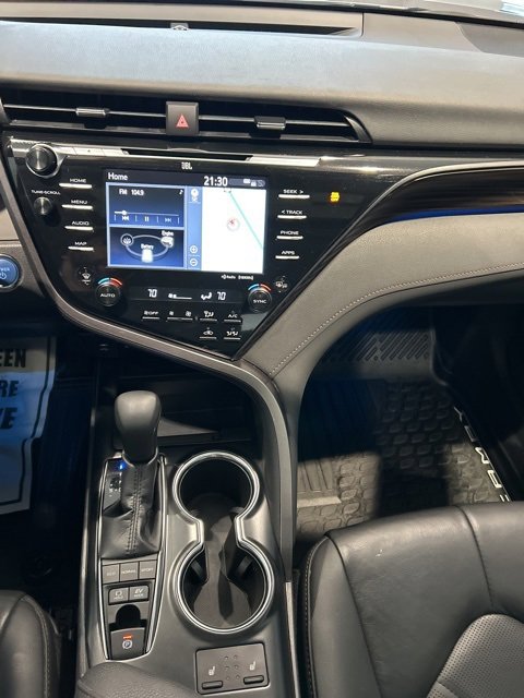 Used 2019 Toyota Camry XLE w/ Sunroof Package image 12