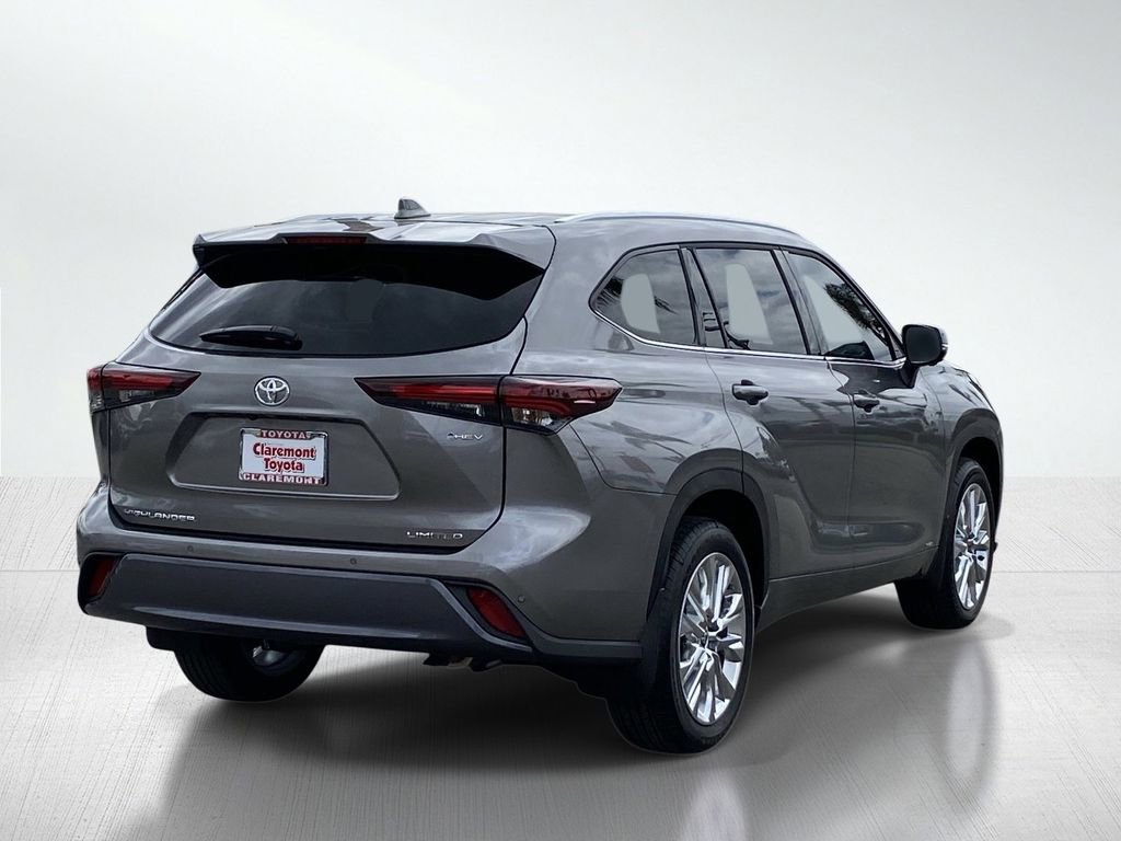 Certified 2026 Toyota Highlander Limited AWD/4WD image 8