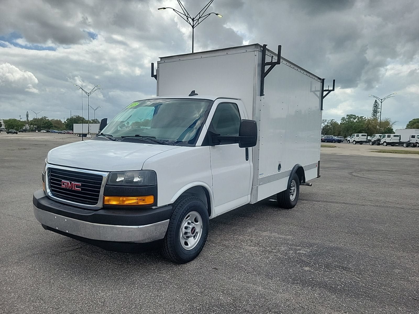 Used 2023 GMC Savana 3500 w/ Power Convenience Package RWD video 2