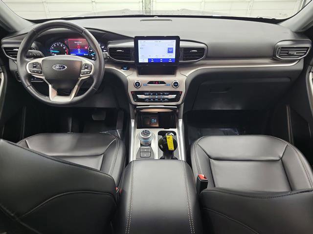 Used 2023 Ford Explorer XLT w/ Equipment Group 202A image 13