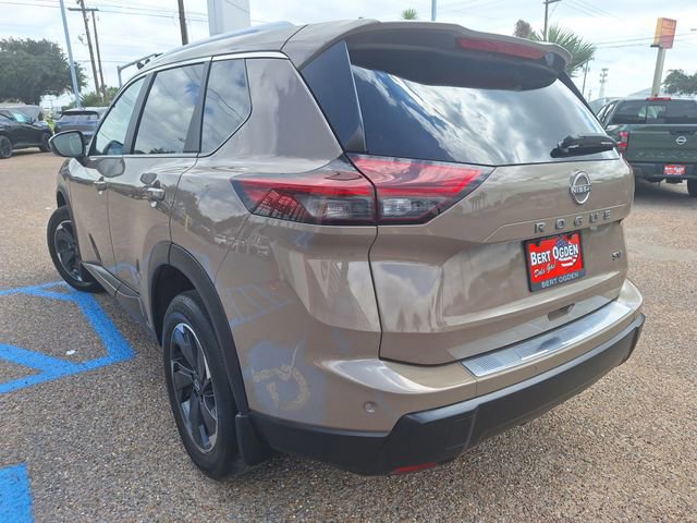 Certified 2024 Nissan Rogue SV w/ SV Premium Package FWD image 5