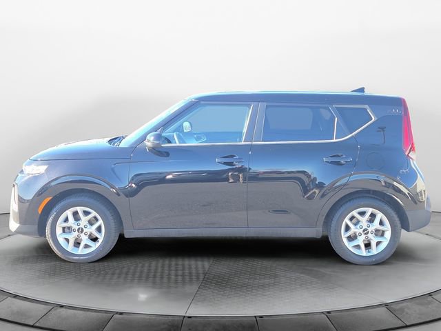 Used 2022 Kia Soul LX w/ Technology Package image 2