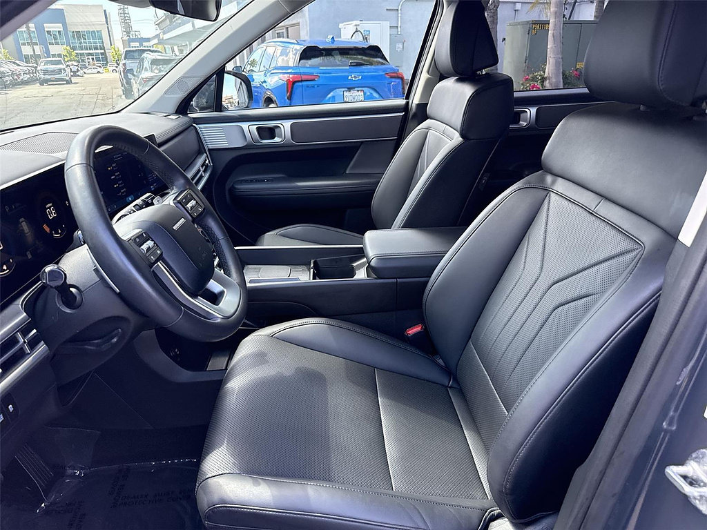 Used 2025 Hyundai Santa Fe SEL AWD/4WD image 17