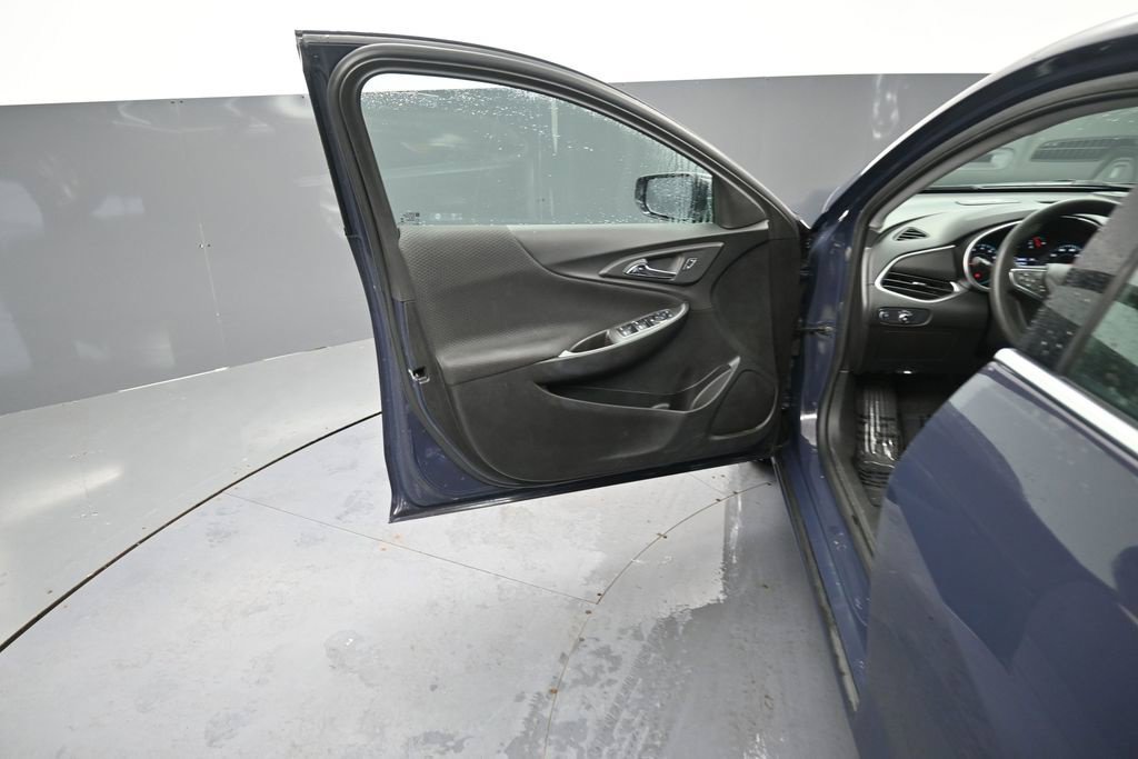 Used 2025 Chevrolet Malibu LT FWD image 23