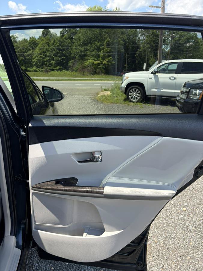 Used 2013 Toyota Venza XLE AWD/4WD image 19