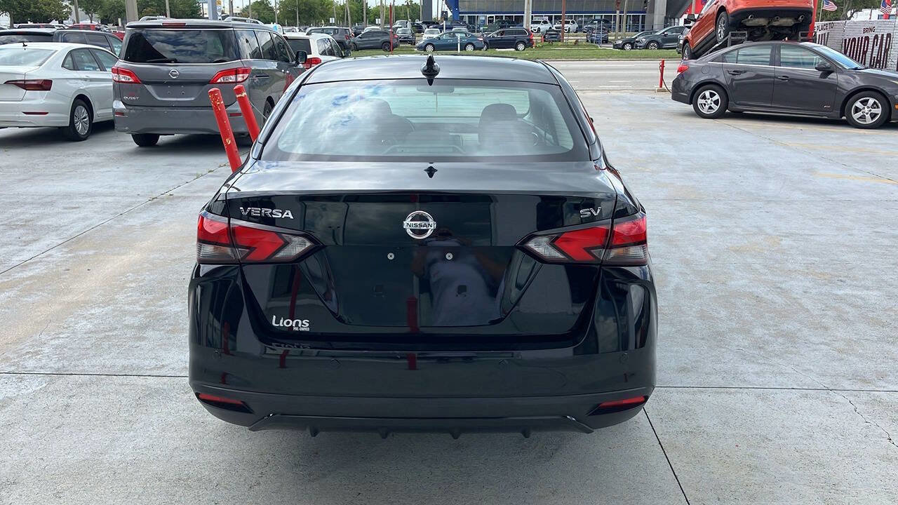 Used 2021 Nissan Versa SV FWD image 3