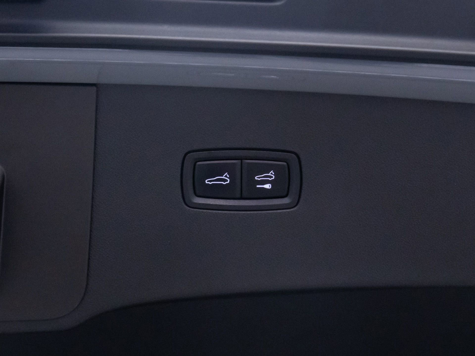 Certified 2022 Porsche Cayenne Turbo GT image 33