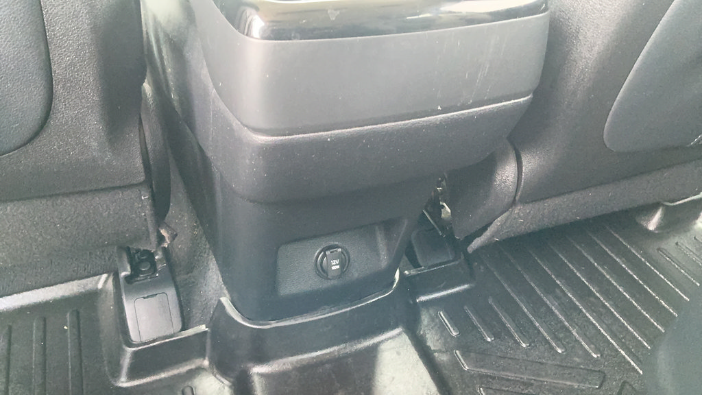 Used 2023 Kia Telluride S w/ S Sunroof Package FWD image 10