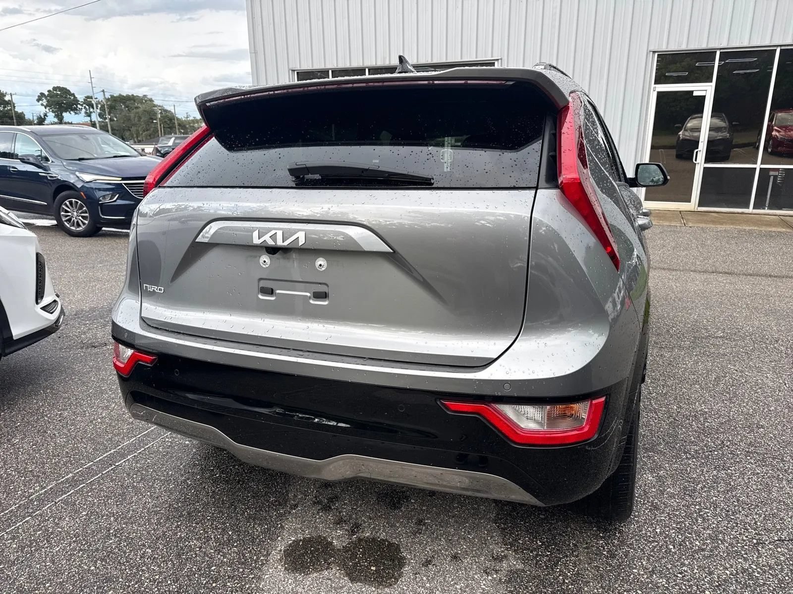 Used 2024 Kia Niro Wind w/ Wind Preserve Package FWD image 8