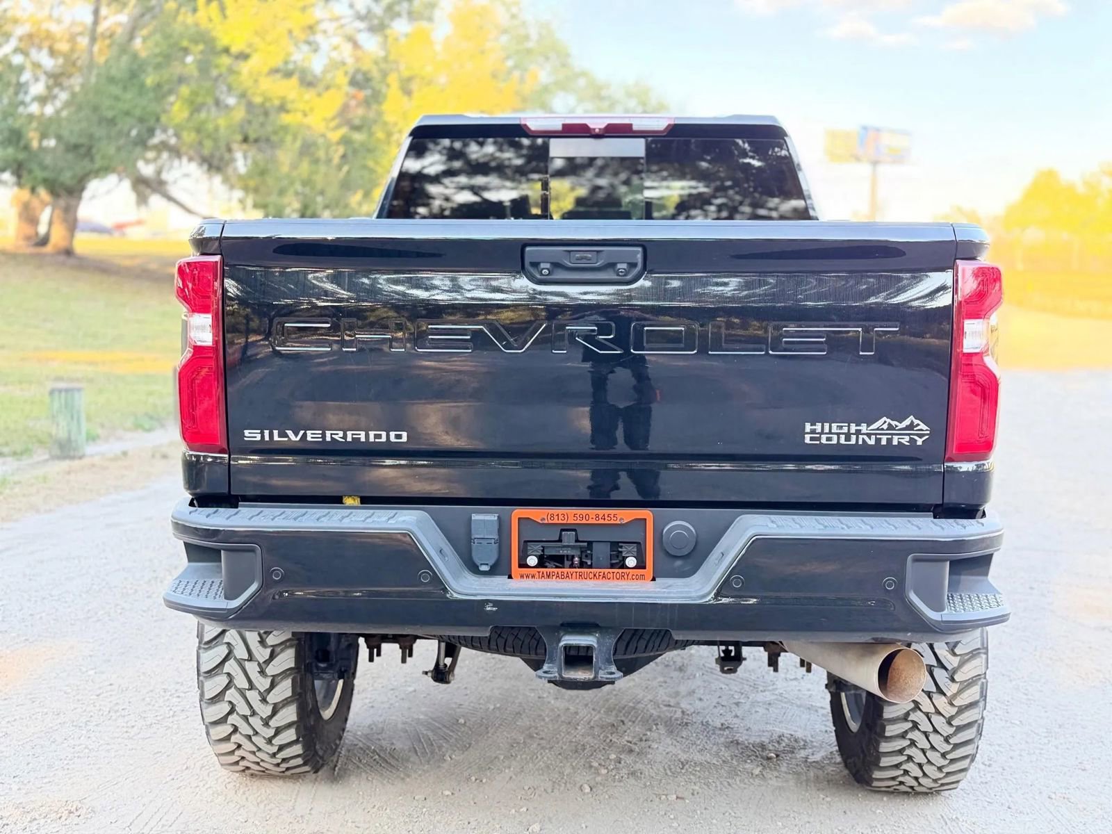 Used 2023 Chevrolet Silverado 2500 High Country w/ Safety Package II image 23