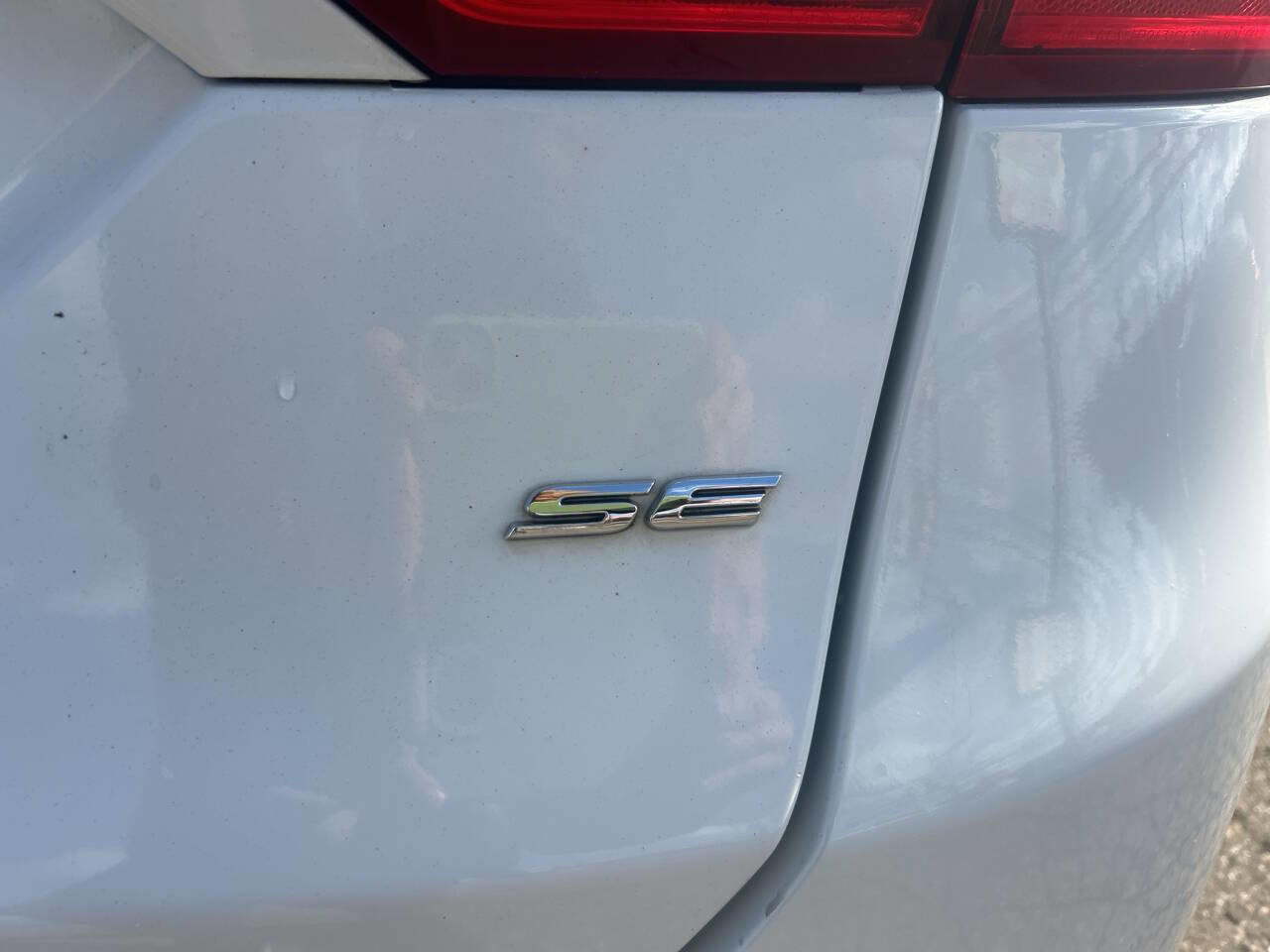 Used 2015 Ford Fusion SE image 8