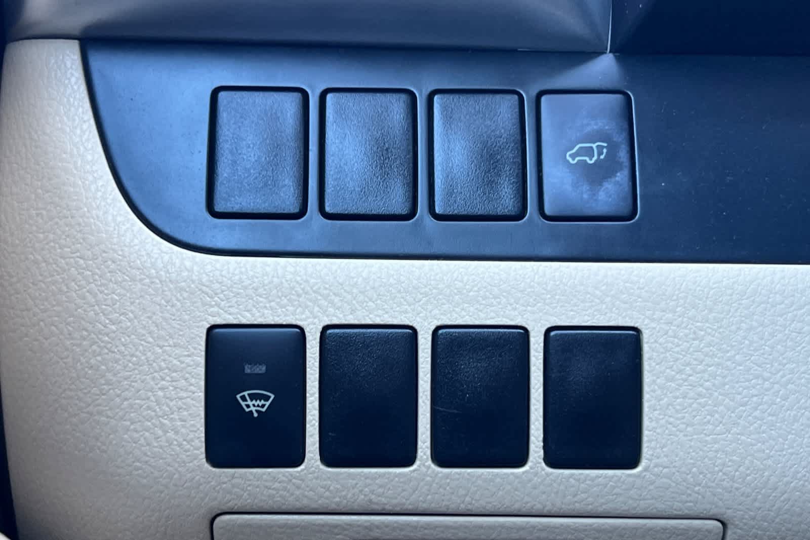 Used 2014 Toyota Highlander Plus FWD image 30