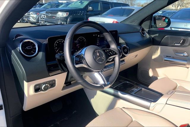 Used 2025 Mercedes-Benz GLA 250 4MATIC image 13