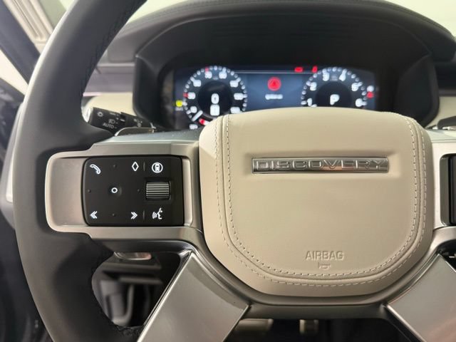 New 2025 Land Rover Discovery Metropolitan Edition AWD/4WD image 18