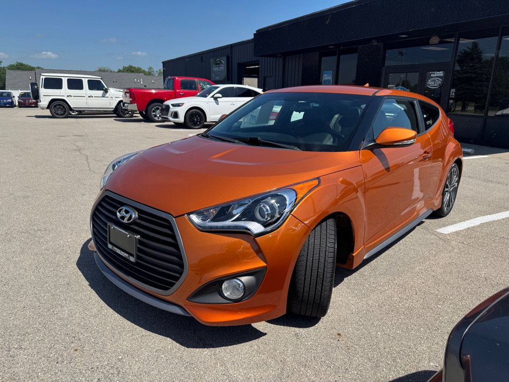 Used 2016 Hyundai Veloster Turbo FWD image 3