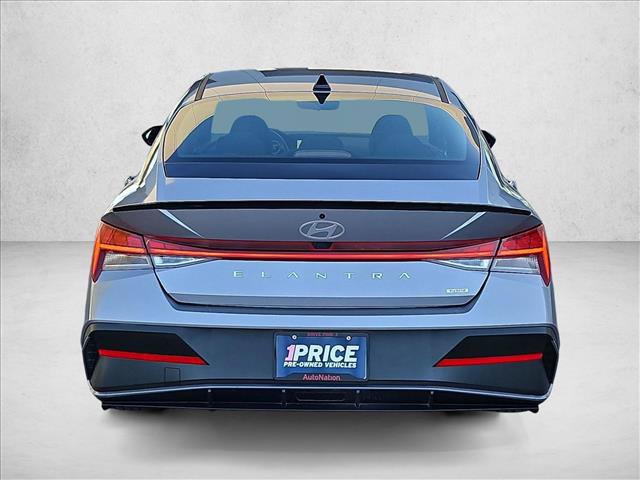 Used 2025 Hyundai Elantra SEL FWD image 7