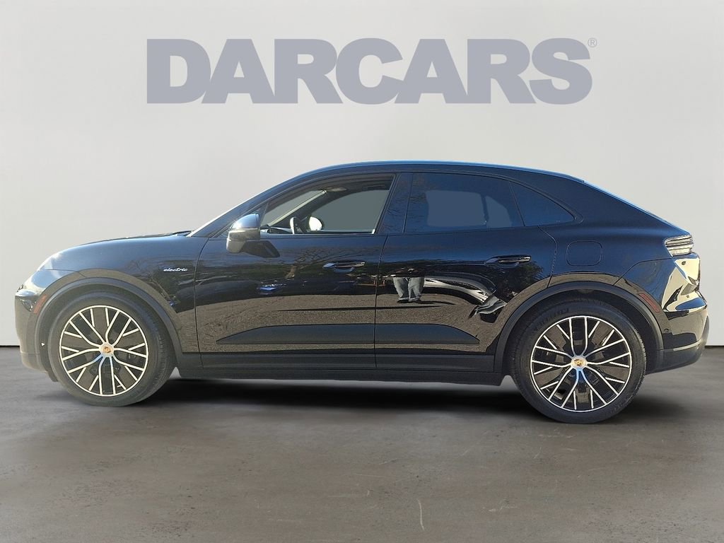 Used 2024 Porsche Macan 4 Electric image 4