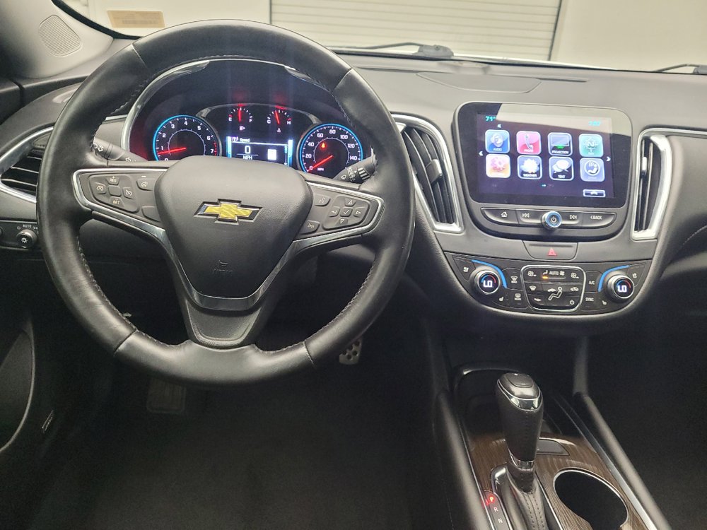 Used 2017 Chevrolet Malibu Premier FWD image 22