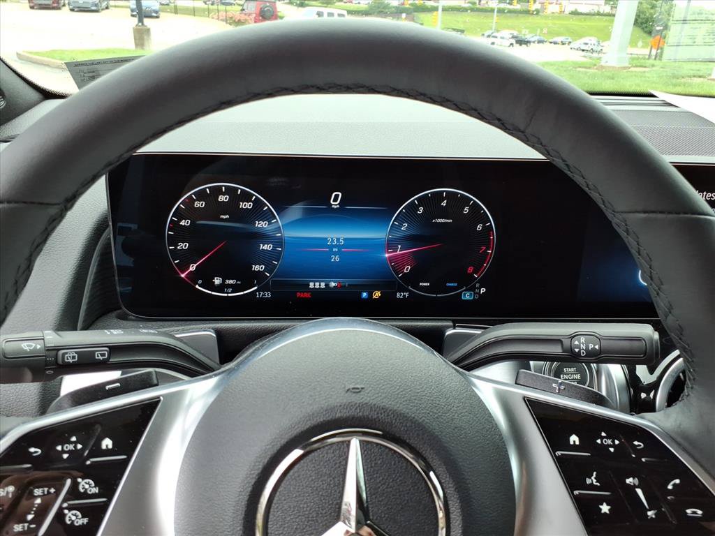 Used 2026 Mercedes-Benz GLB 250 4MATIC image 17