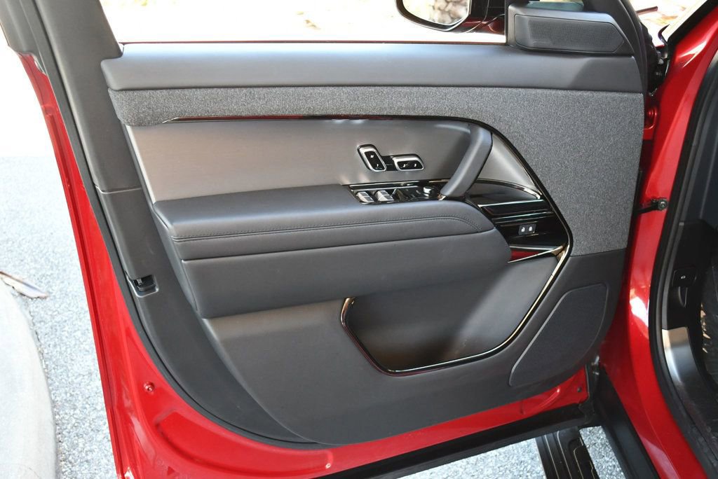 Used 2024 Land Rover Range Rover Sport Dynamic SE image 37