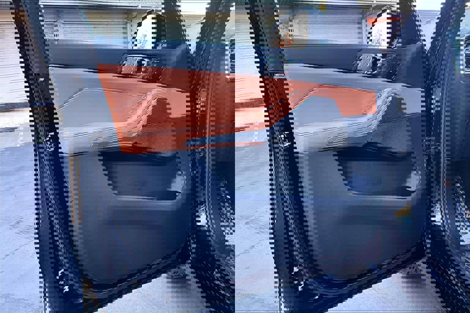 Used 2022 BMW X7 xDrive40i w/ M Sport Package image 26