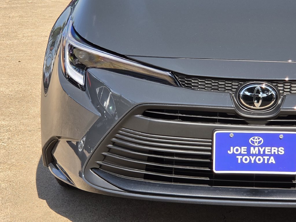 New 2027 Toyota Corolla LE FWD image 5