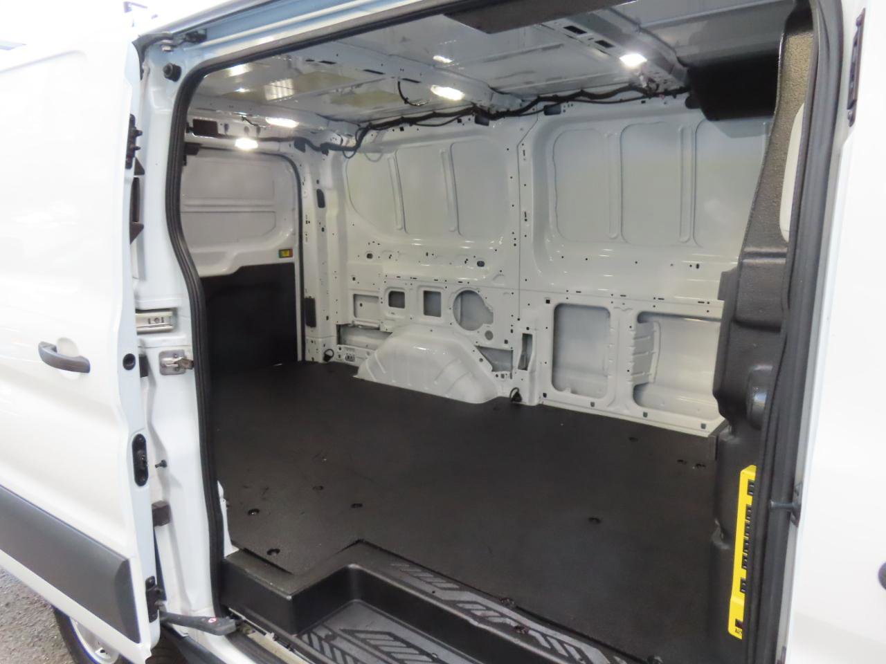 Used 2018 Ford Transit 250 130 Low Roof RWD image 14